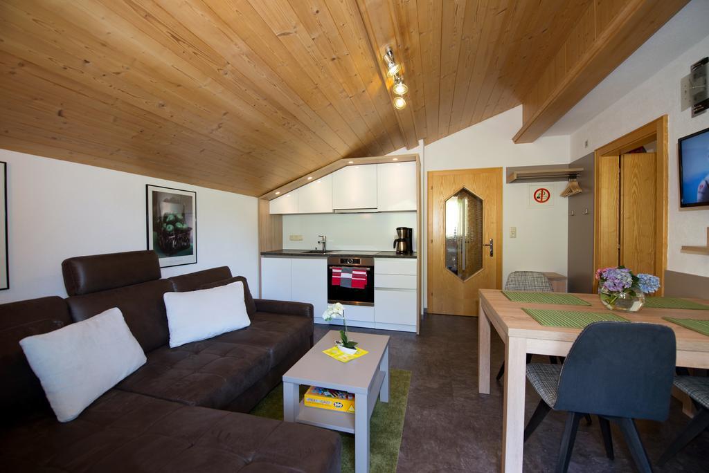Appartements Schneezauber Lermoos Room photo